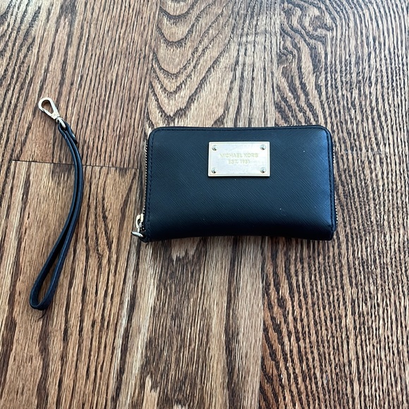 Michael Kors Wristlet - Picture 4 of 10